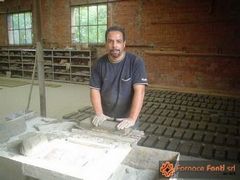 Stampaggio mattoni a mano36