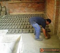 Stampaggio mattoni a mano37