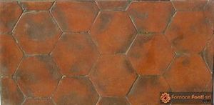 esagono rosso dritto carteggiato pesante