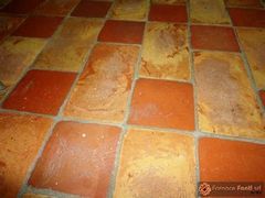 pavimento in cotto rosso e giallo36