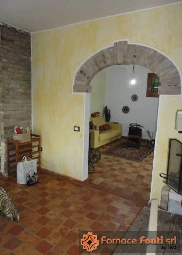 Pavimento in cotto rosso e giallo