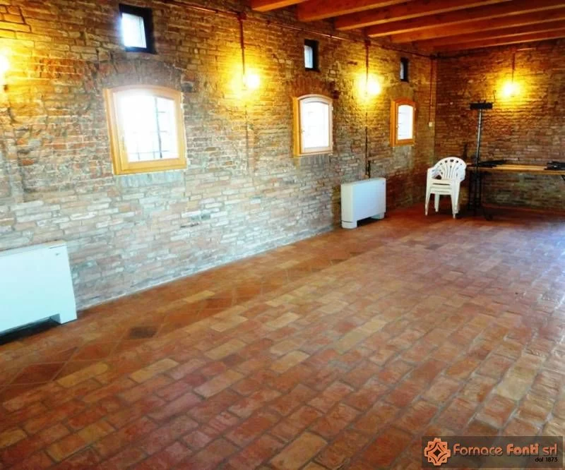 Restauro con tavella a mano lavata