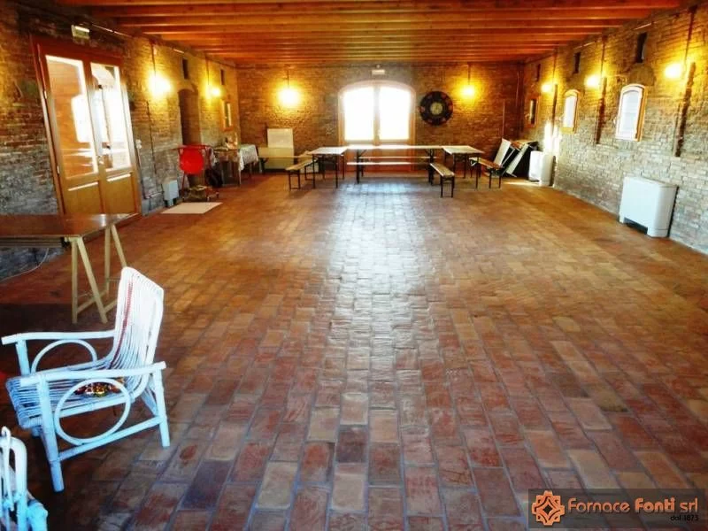 Restauro con tavella a mano lavata