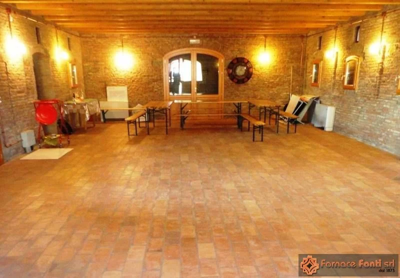 Restauro con tavella a mano lavata