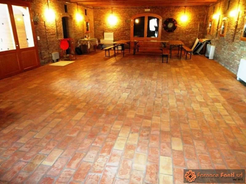 Restauro con tavella a mano lavata